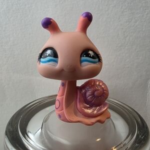LPS Littlest Pet Shop #823 Pink And Purple Snail With Blue Eyes